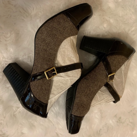 Clarks Shoes - CLARKS brown Sapphire Juno bendables ladies pump in size 7M VGUC ++